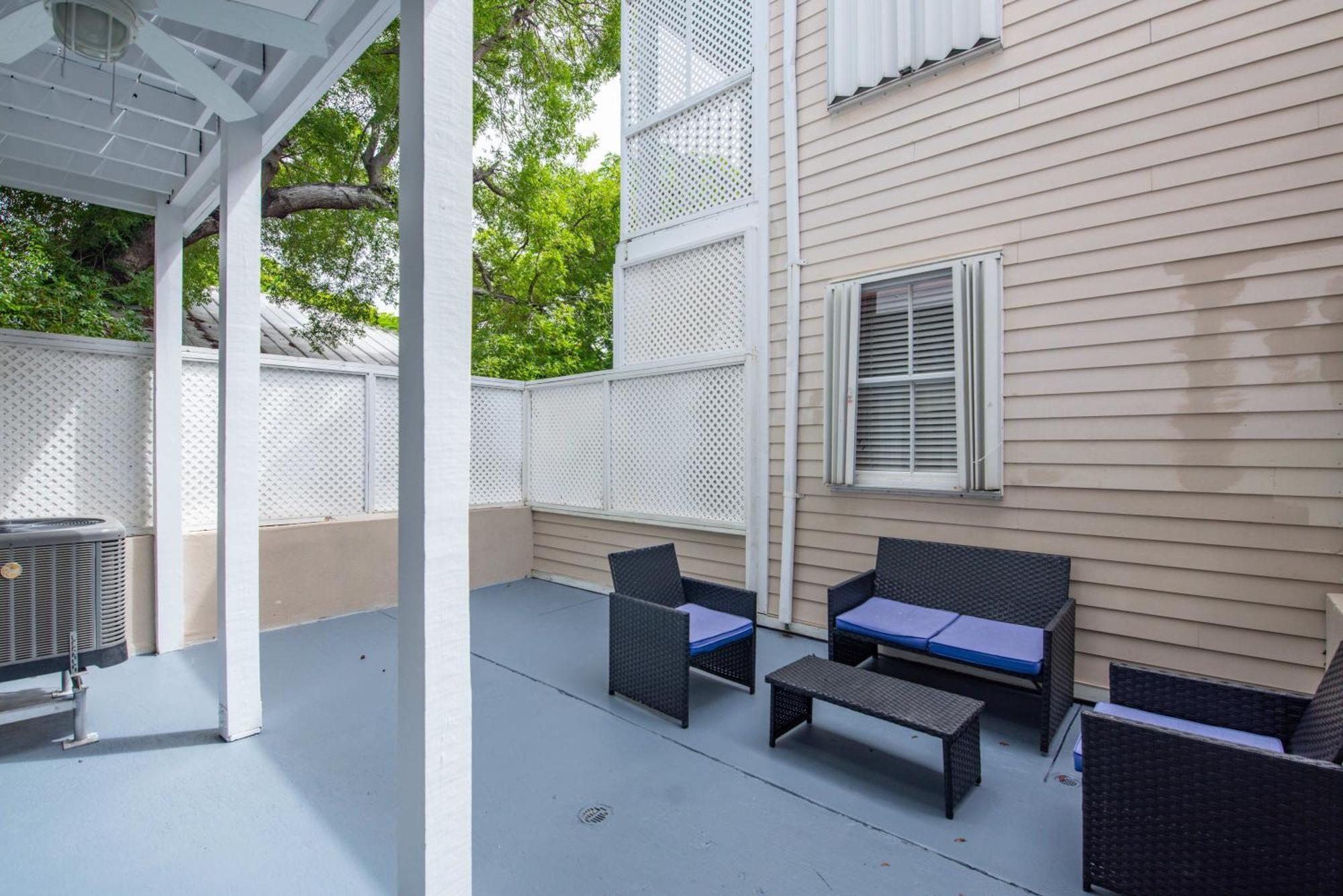 New Casa Caribe By Brightwild- Two-Story Condo Rooftop Pool Key West Exterior photo